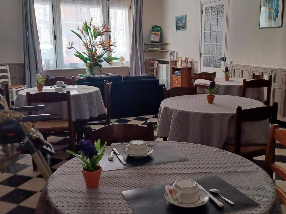 Les Glycines Bed and Breakfast Le Vigan  Exteriör bild