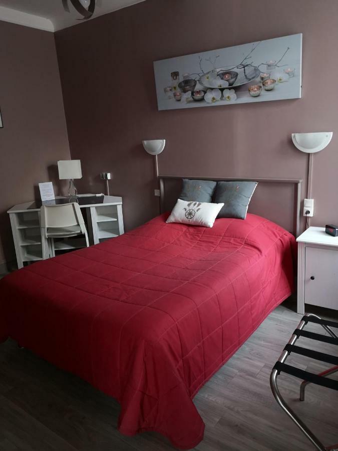 Les Glycines Bed and Breakfast Le Vigan  Exteriör bild