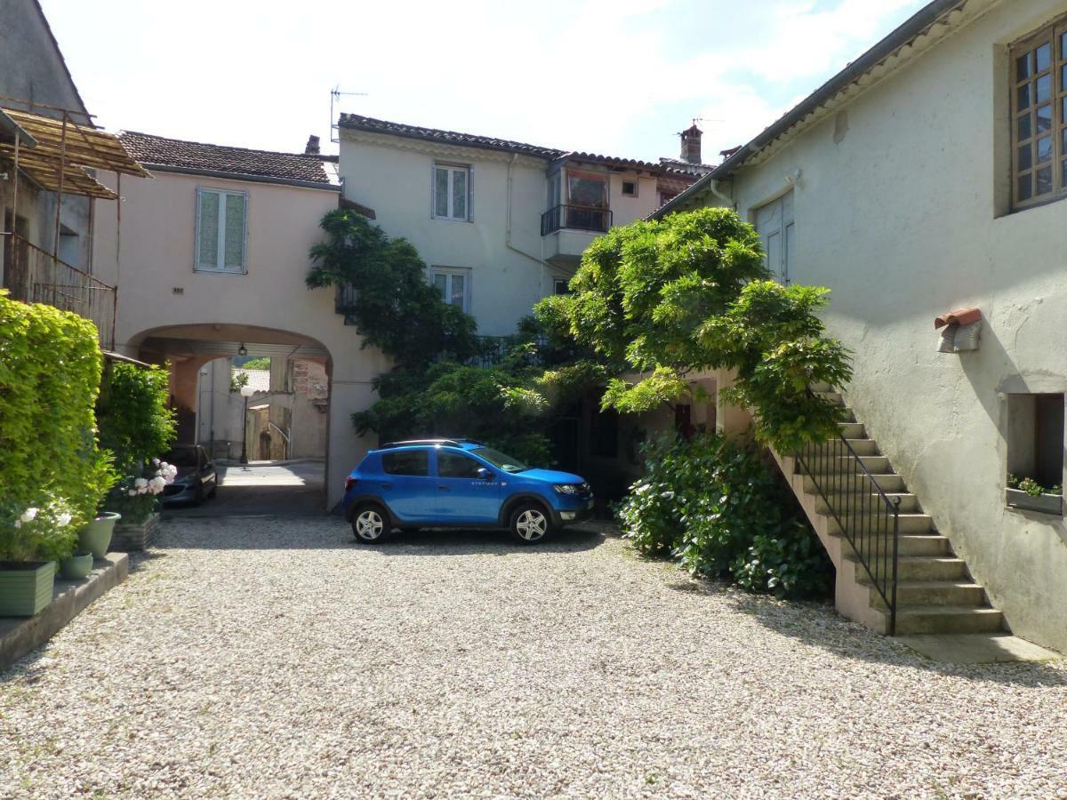 Les Glycines Bed and Breakfast Le Vigan  Exteriör bild